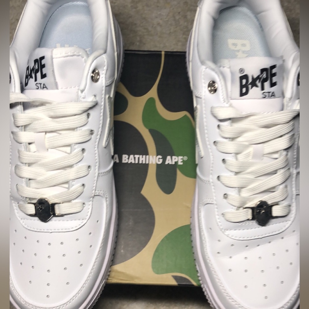 Two Tone White Bapestas Size 10.5 Original Box And Accessories